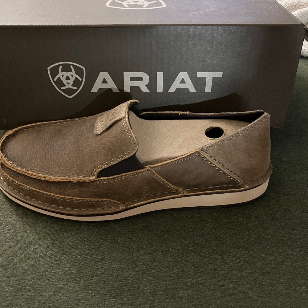 Men’s Ariat cruisers
